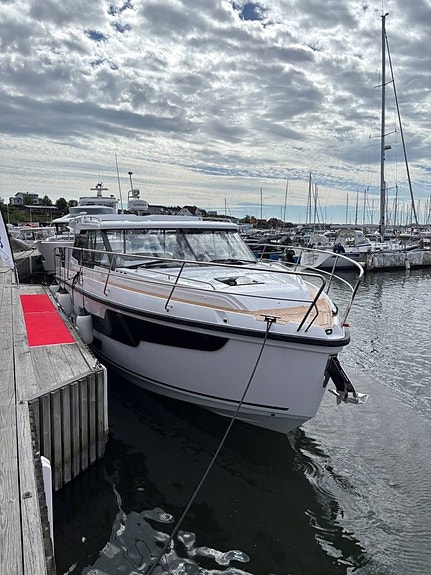 Aquador 400 HT  Demo 6 of 12