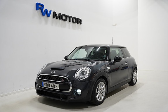 MINI Cooper S 2 of 5