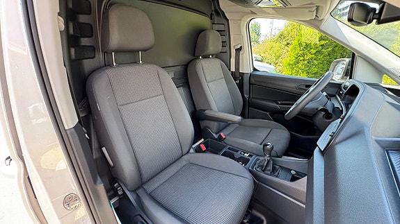 Volkswagen Caddy Maxi 9 of 16
