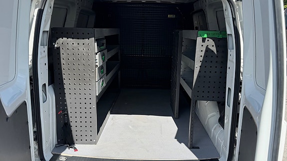 Volkswagen Caddy Maxi 12 of 16
