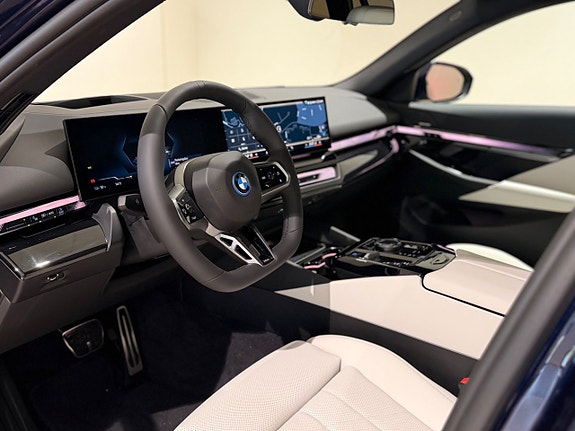 BMW i5 3 of 14