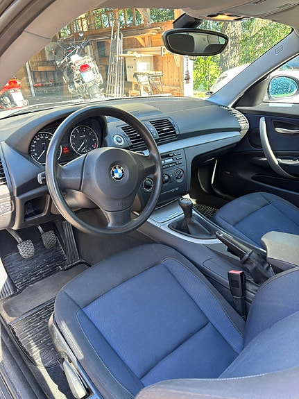 BMW 116i 3 of 5
