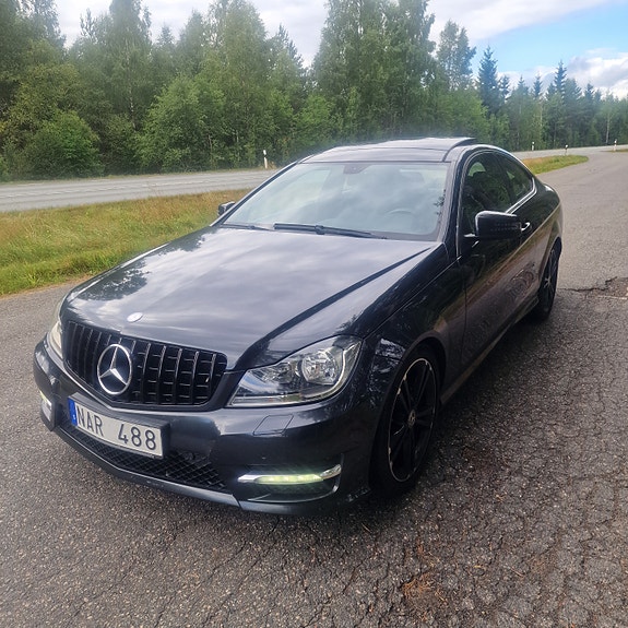Mercedes-Benz C220 12 of 12