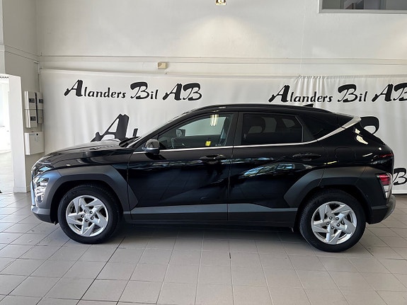 Hyundai Kona 2 of 5