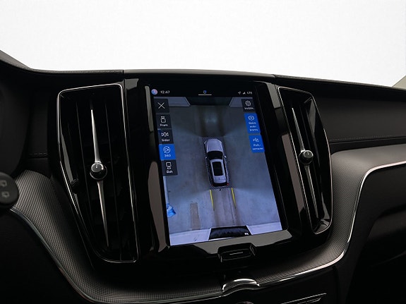 Volvo XC60 13 of 30