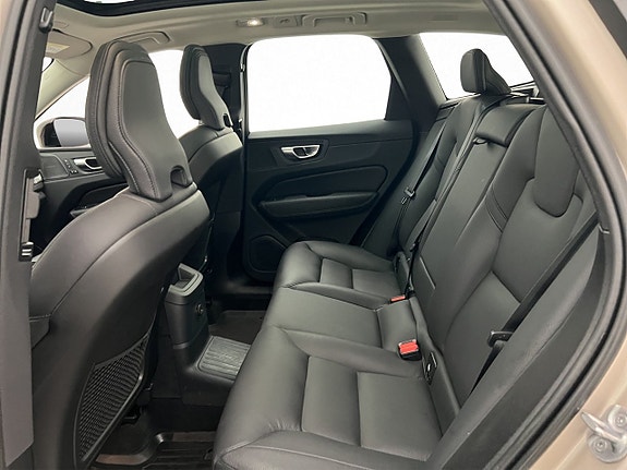 Volvo XC60 22 of 30