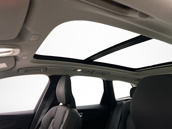 Volvo XC60 11 of 30