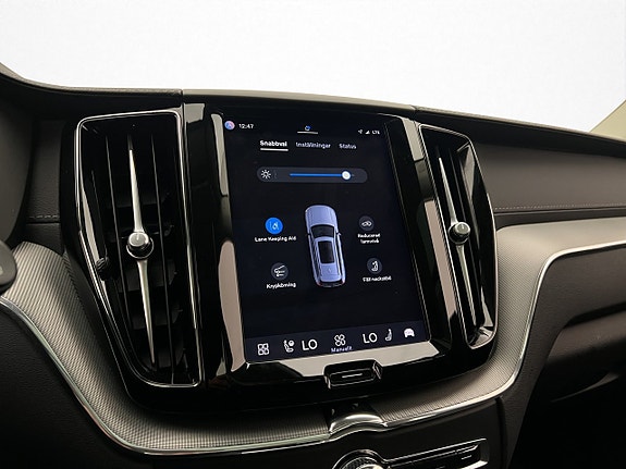Volvo XC60 30 of 30