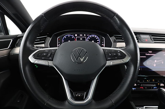 Volkswagen Passat 19 of 30