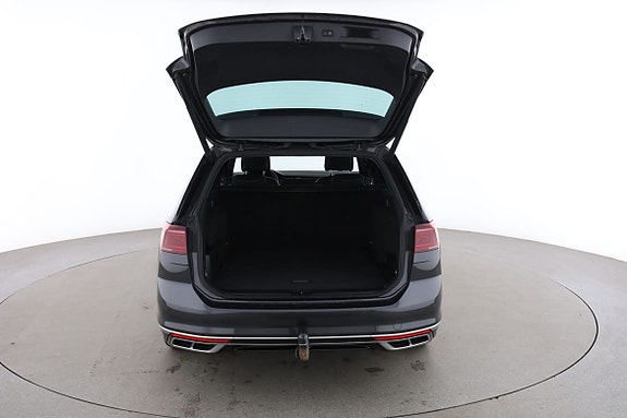 Volkswagen Passat 17 of 30