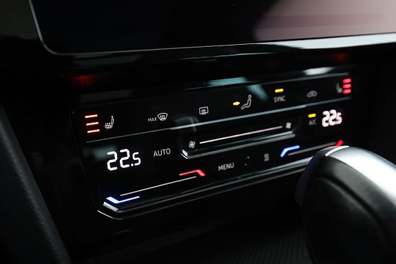 Volkswagen Passat 27 of 30