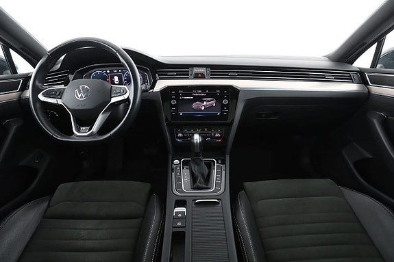 Volkswagen Passat 13 of 30