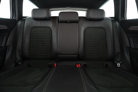 Volkswagen Passat 16 of 30