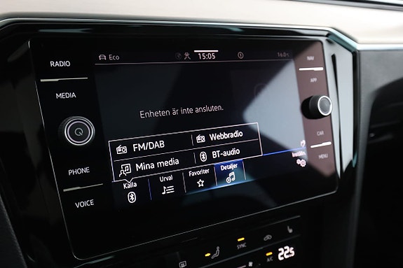 Volkswagen Passat 21 of 30