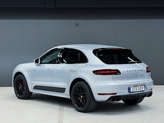 Porsche Macan GTS 2 of 5