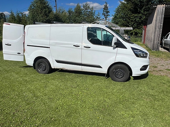 Ford Transit Custom 2 of 5