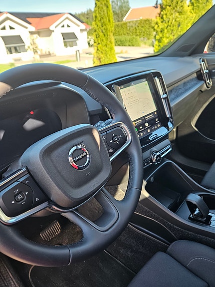 Volvo EX40 2 of 5