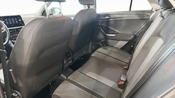 Volkswagen T-Roc 12 of 20
