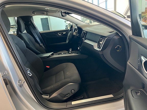 Volvo V60 10 of 20