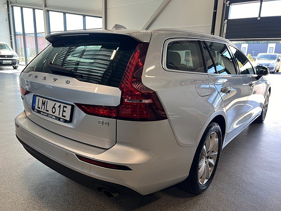 Volvo V60 3 of 5