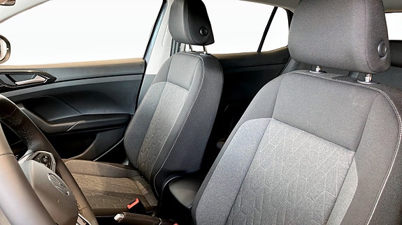 Volkswagen T-Cross 8 of 12