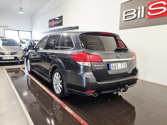Subaru Legacy 15 of 23