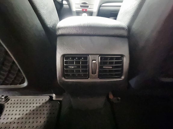 Subaru Legacy 14 of 23