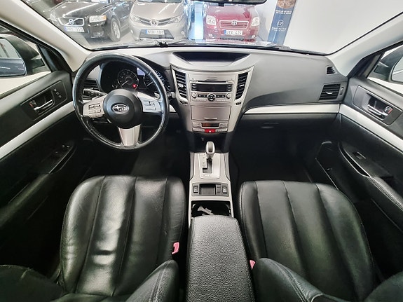 Subaru Legacy 13 of 23