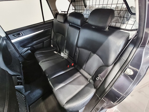 Subaru Legacy 11 of 23