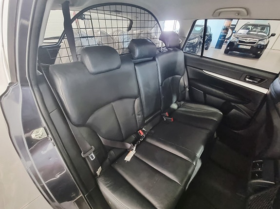Subaru Legacy 21 of 23