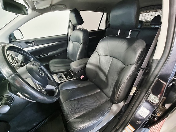 Subaru Legacy 7 of 23