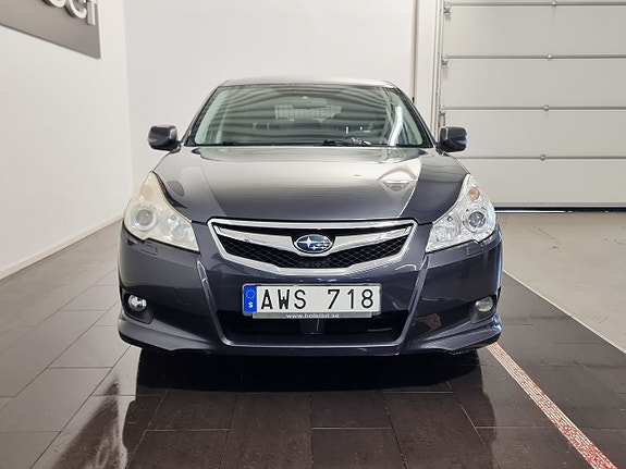 Subaru Legacy 3 of 5