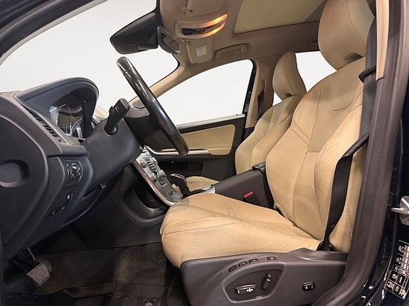 Volvo XC60 9 of 14
