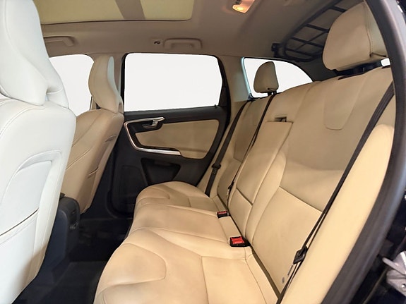 Volvo XC60 12 of 14