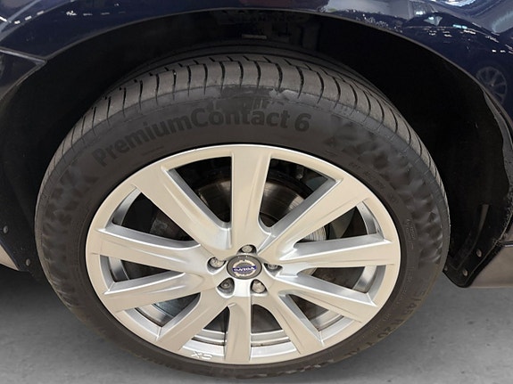 Volvo XC60 8 of 14