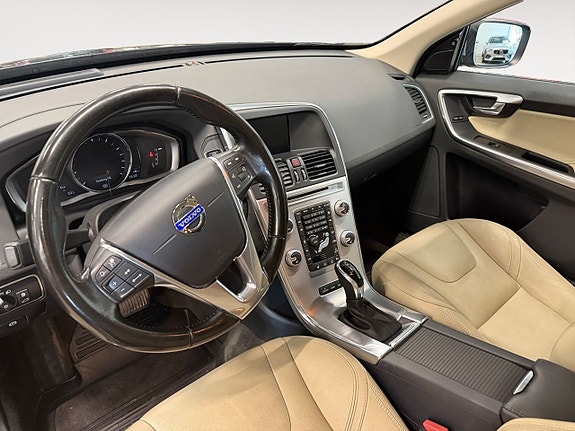 Volvo XC60 10 of 14