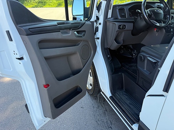 Ford Transit Custom 12 of 12