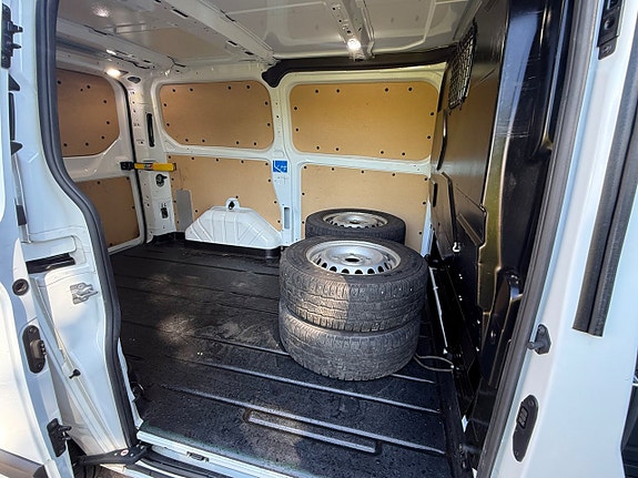 Ford Transit Custom 11 of 12