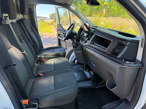 Ford Transit Custom 5 of 12