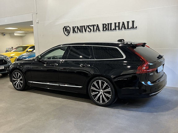 Volvo V90 2 of 5