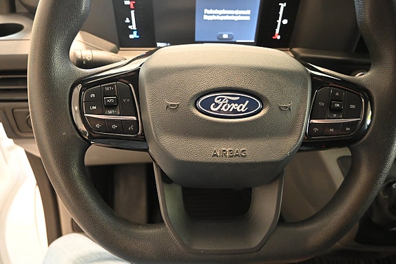 Ford Transit Custom 12 of 19