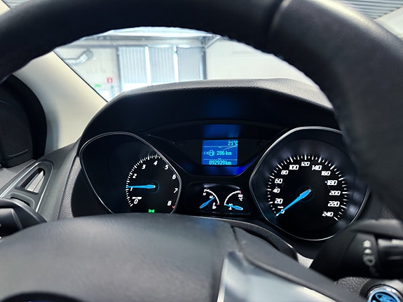 Ford Focus 12 of 16