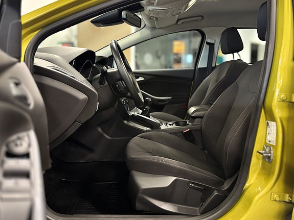 Ford Focus 9 of 16