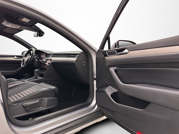 Volkswagen Passat Alltrack 17 of 30