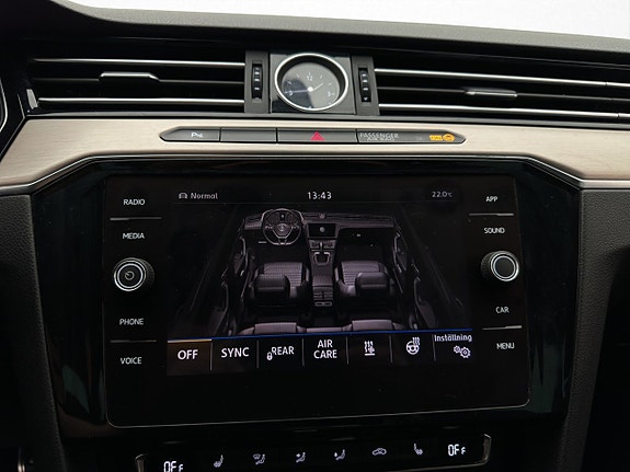 Volkswagen Passat Alltrack 23 of 30