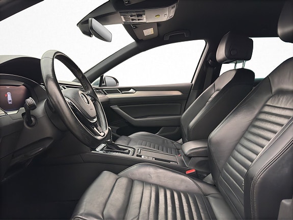 Volkswagen Passat Alltrack 13 of 30