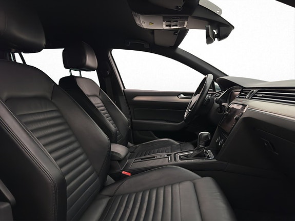 Volkswagen Passat Alltrack 16 of 30