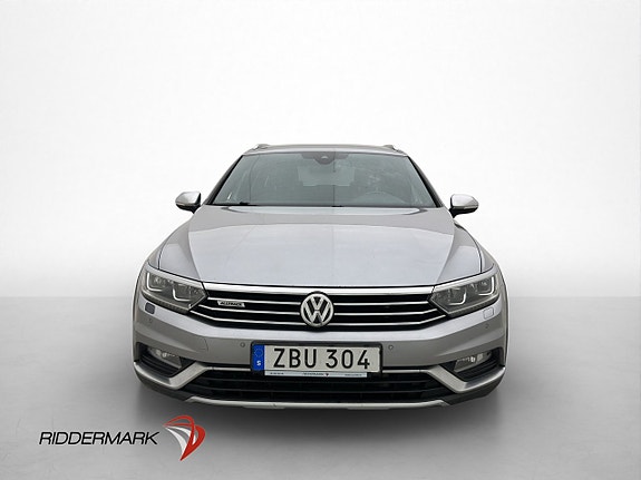 Volkswagen Passat Alltrack 2 of 5