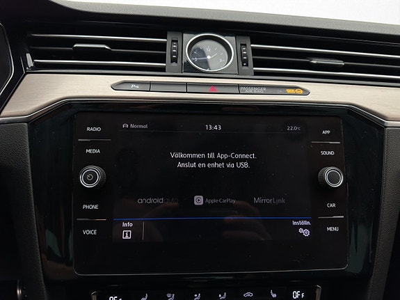 Volkswagen Passat Alltrack 22 of 30
