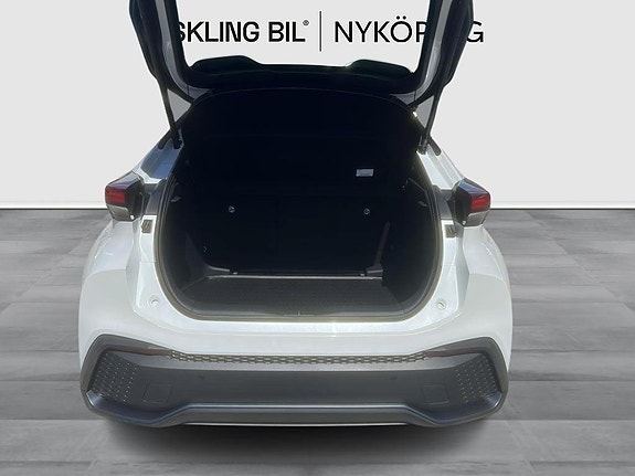 Toyota C-HR 10 of 11